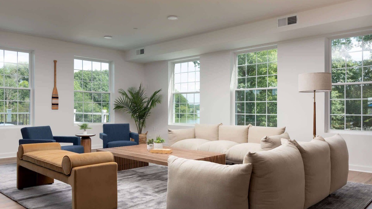 Livingston Apartment | Boardwalk Hotel by Kasa | Lake View King Room