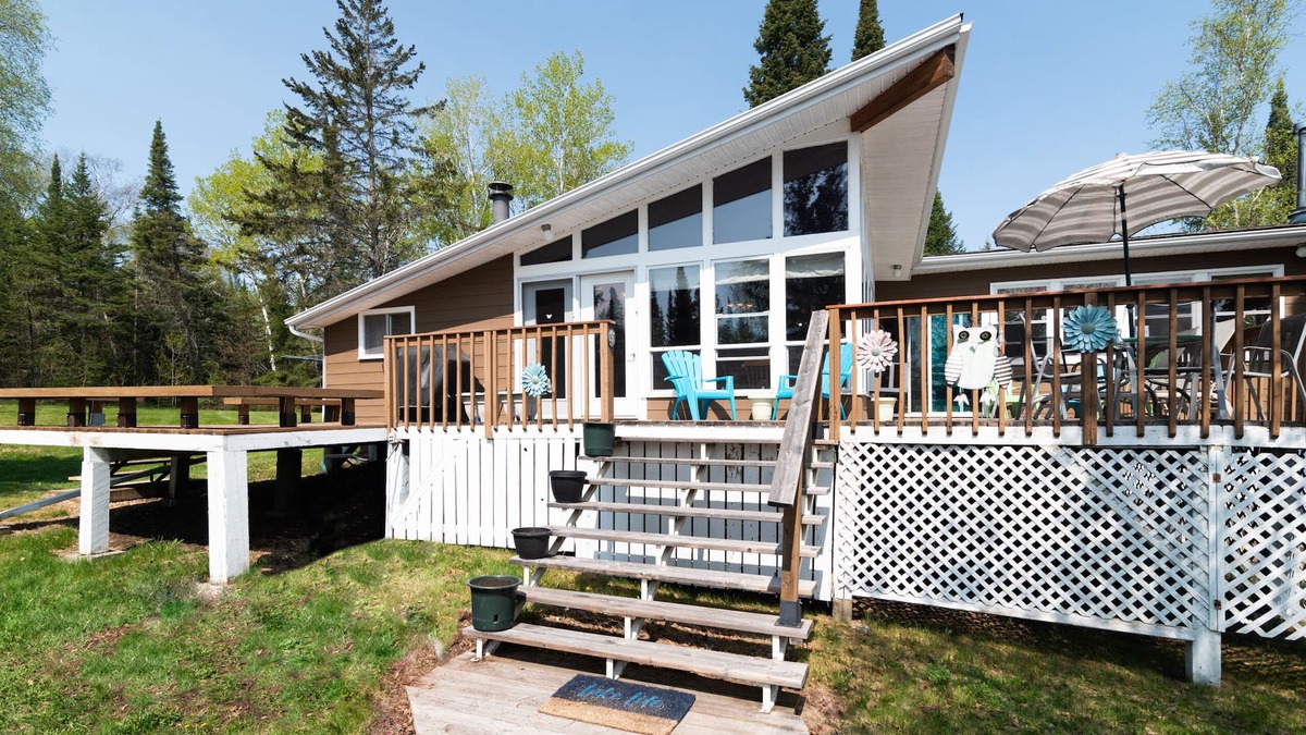 Sioux Narrows Cottage | Boat access on Lake of the Woods. 10-15 minutes from Kenora