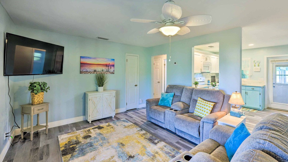 Crescent City Cottage | Boat + Dock: Angler's Haven in Crescent City