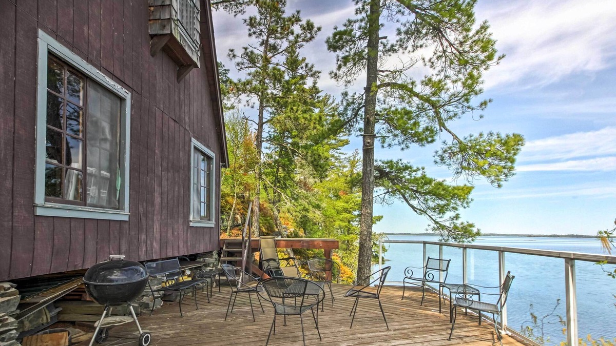 International Falls Cabin | Boat Dock & Beach: Charming Stop Island Cabin