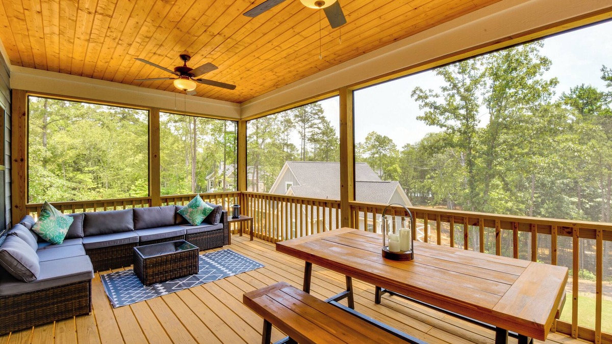Lavonia House | Boat Dock + Lake Hartwell Access: Family Getaway!