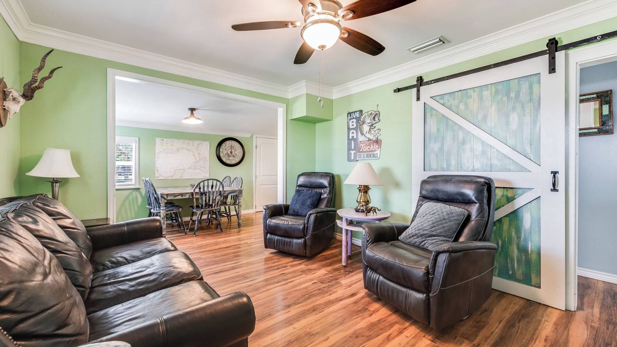 Aransas Pass House | Boat Parking, fully fenced yard, Pets OK, Pool Access