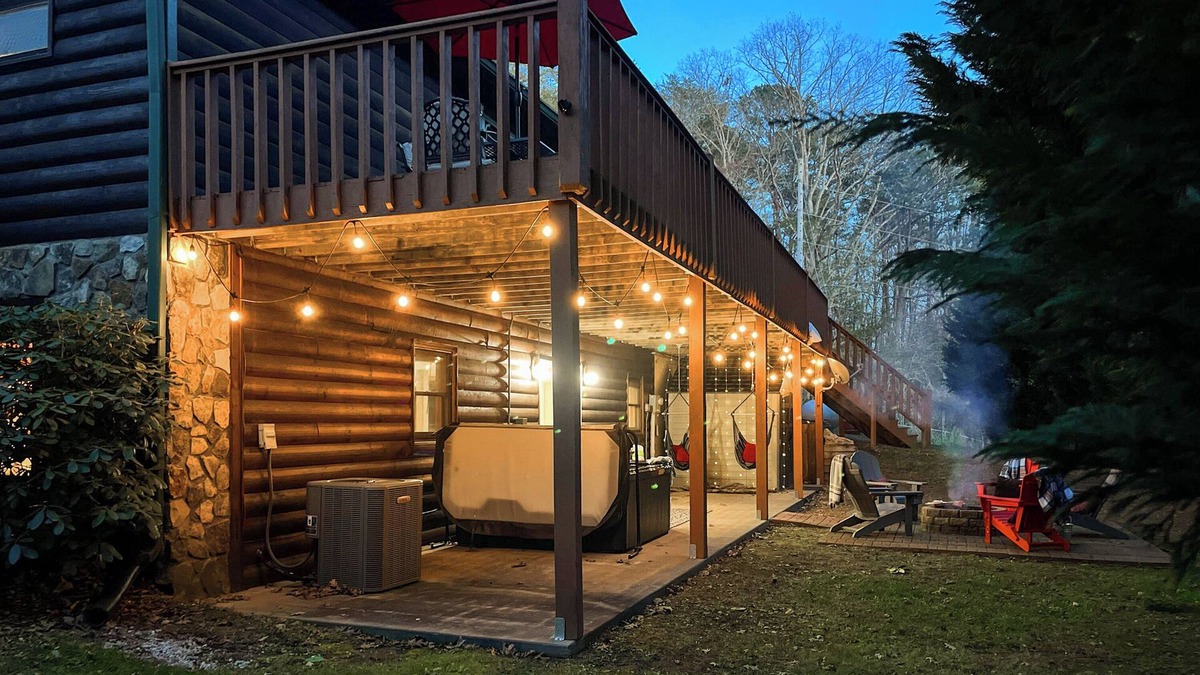 Blue Ridge Cabin | Boat Parking near lake, game room, epic retreat!