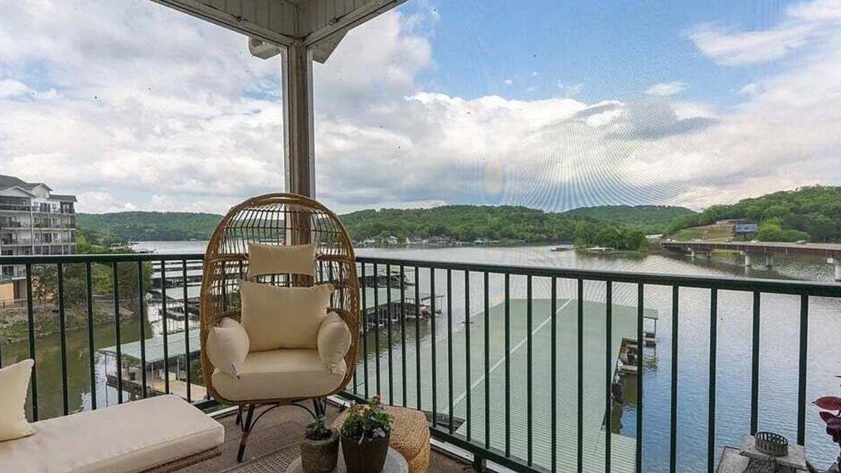 Camdenton Condo | Boat Slip, 3 Pools, Golf, Ozarks Ampitheater, & Amazing Lake Views at the 13mm Big Niangua