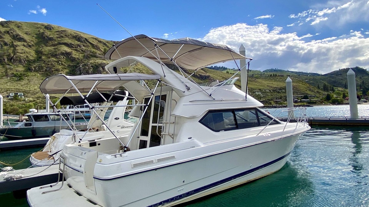 Chelan Boat Rental | Boat Stay on Lake Chelan: Clubhouse, Small Dog, Propane Grill