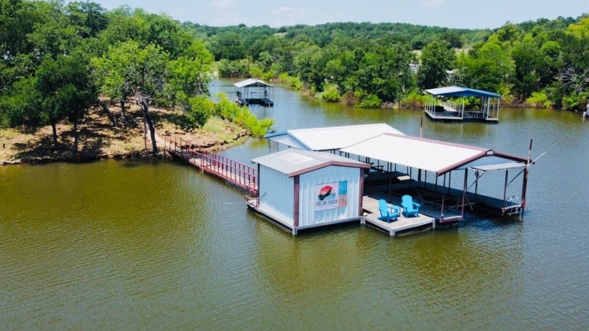 Chico Cabin | Boat Tie-Up Fish, Sit, Sip on the Dock