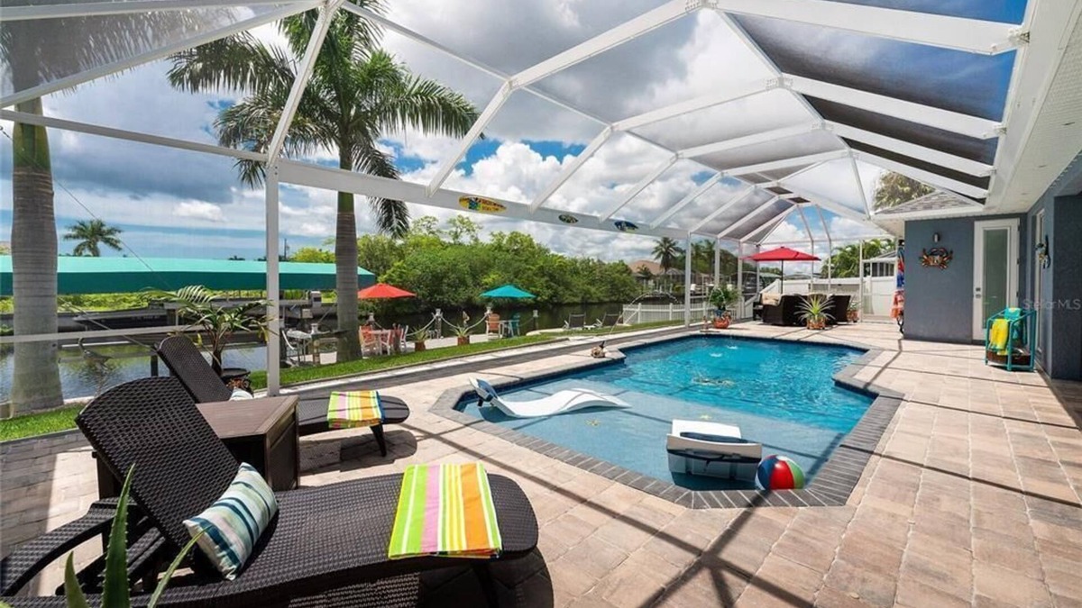 Gulf Cove Villa | Boaters Dream, full refund*, heated pool, sleeps 6