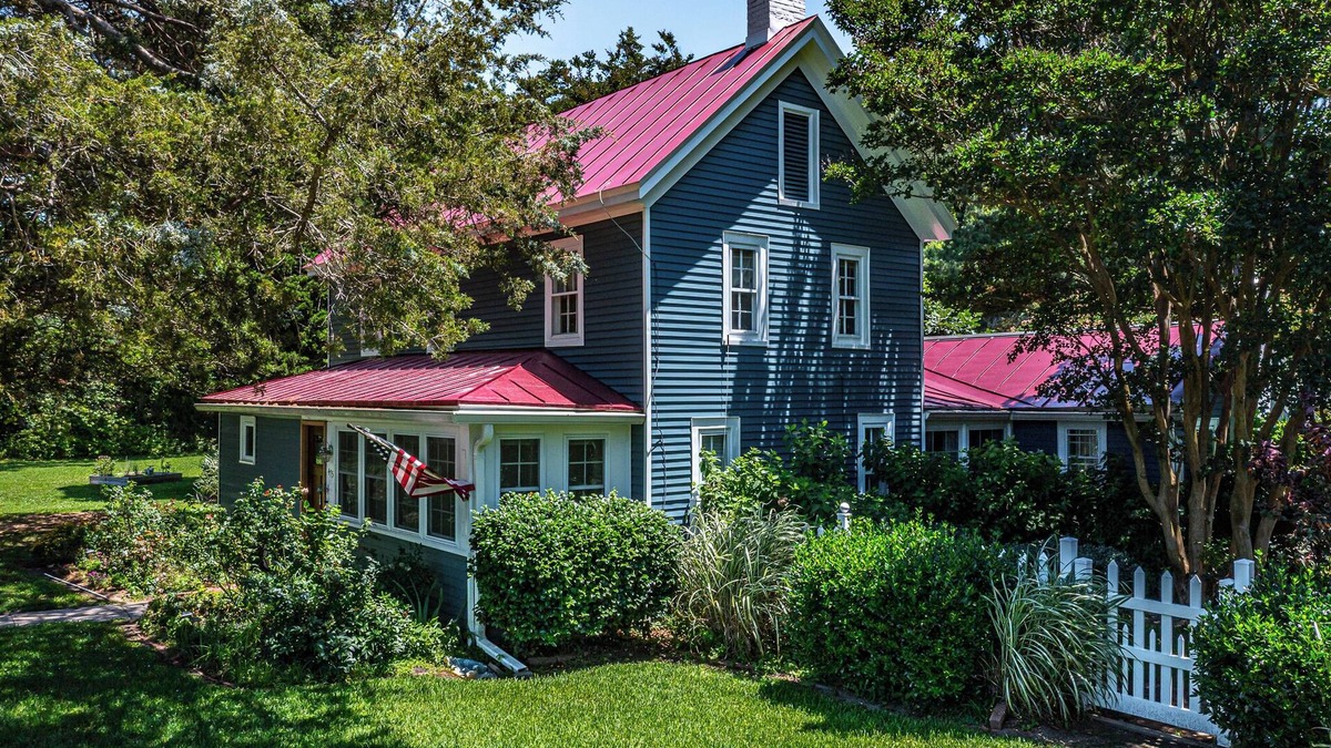 Gwynn Other | Boaters Paradise! Large Fenced in Yard - Relax on Island Time in Private Pool!