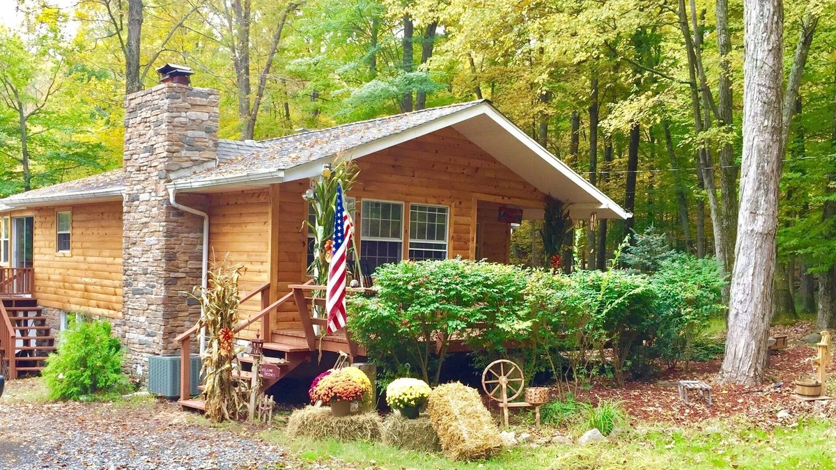 Greentown House | Bob's Big Woods Bungalow - 3 Bedrooms-3 Bath - A/c and Wif