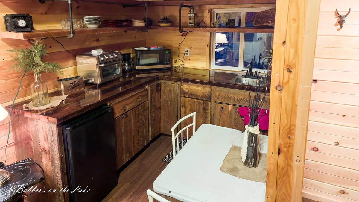 Butternut Cabin | Bobber's On The Lake - Cabin 2