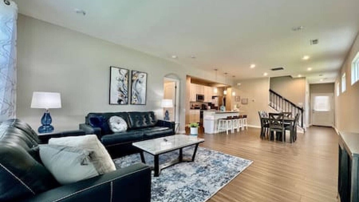 Lebanon House | Bobby's Awesome New 4bd home just outside downtown