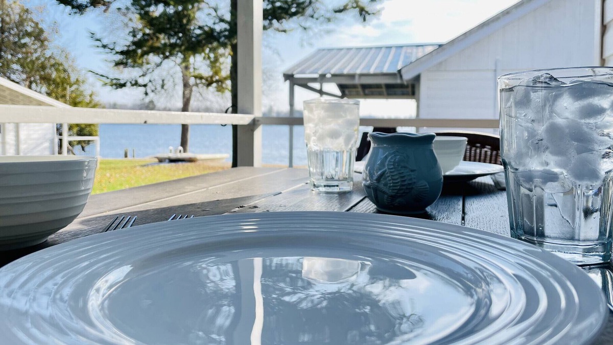 Bobcaygeon Cabin | Bobcaygeon Resort Cottage 1 CONSTELLATION sleeps 6
