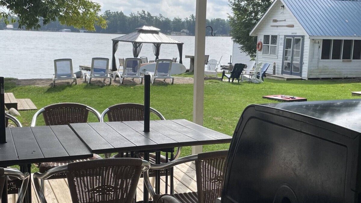Bobcaygeon Cabin | Bobcaygeon Resort - Cottage #2 (Sleeps 6)