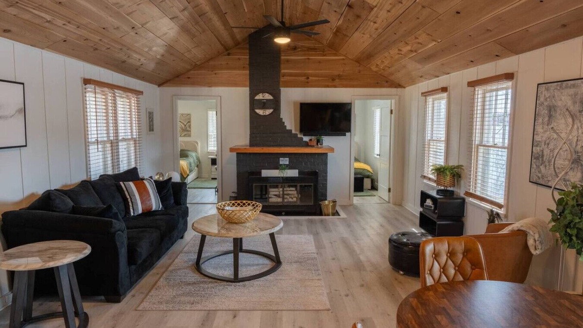 Eau Claire House | Bobs Landing steps from the Chippewa River!