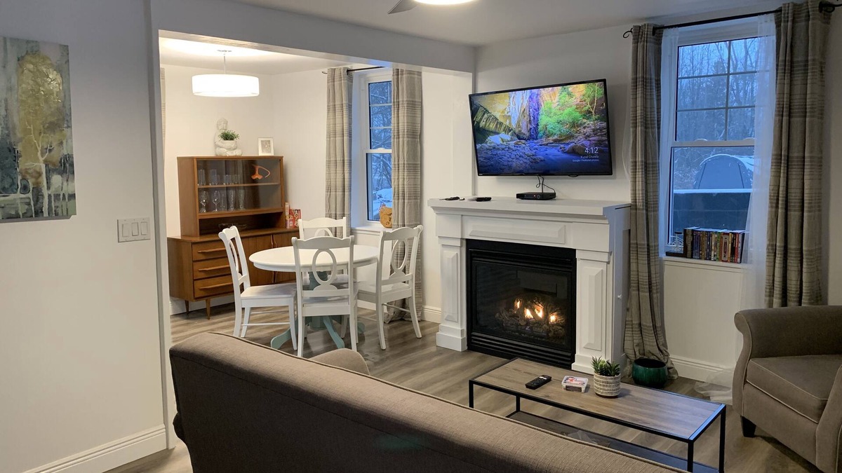 Tweed Apartment | Bogart House next to 4wheel trails
