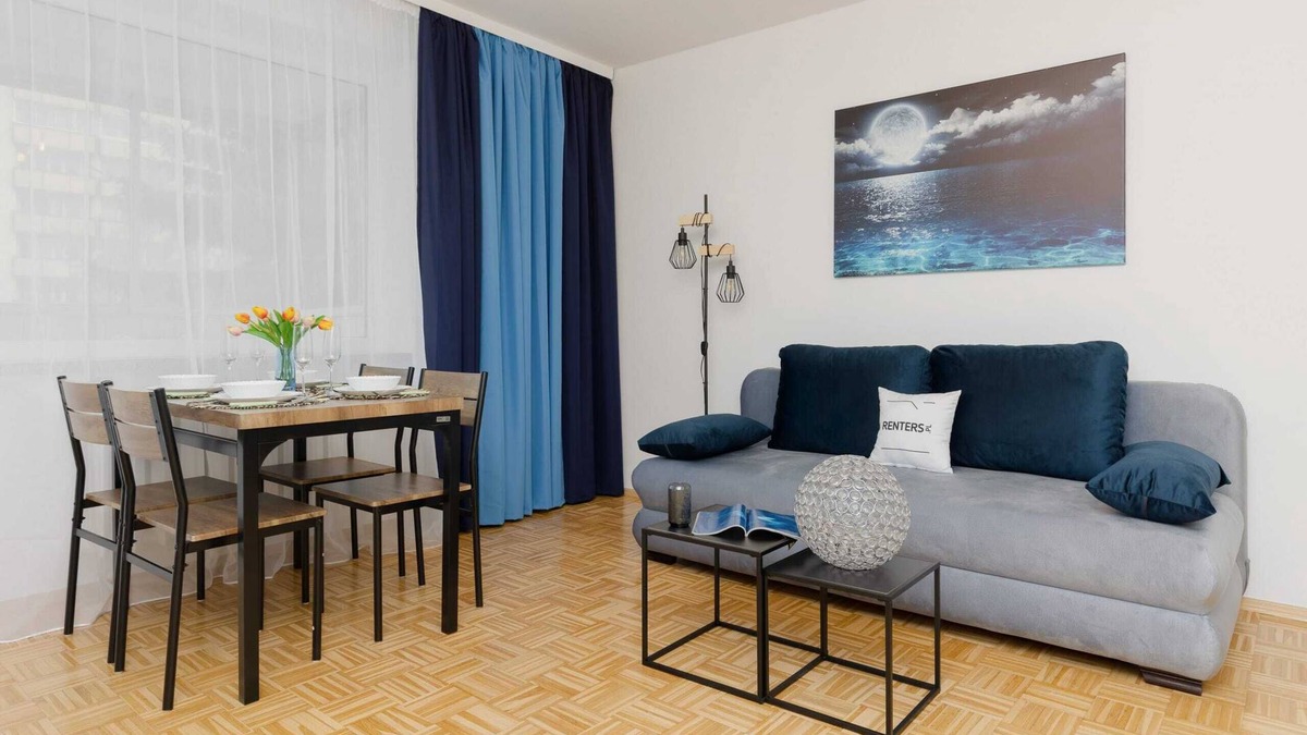 Gorce Apartment | Bogatyńska 8 | Spacious Apartment | Desk