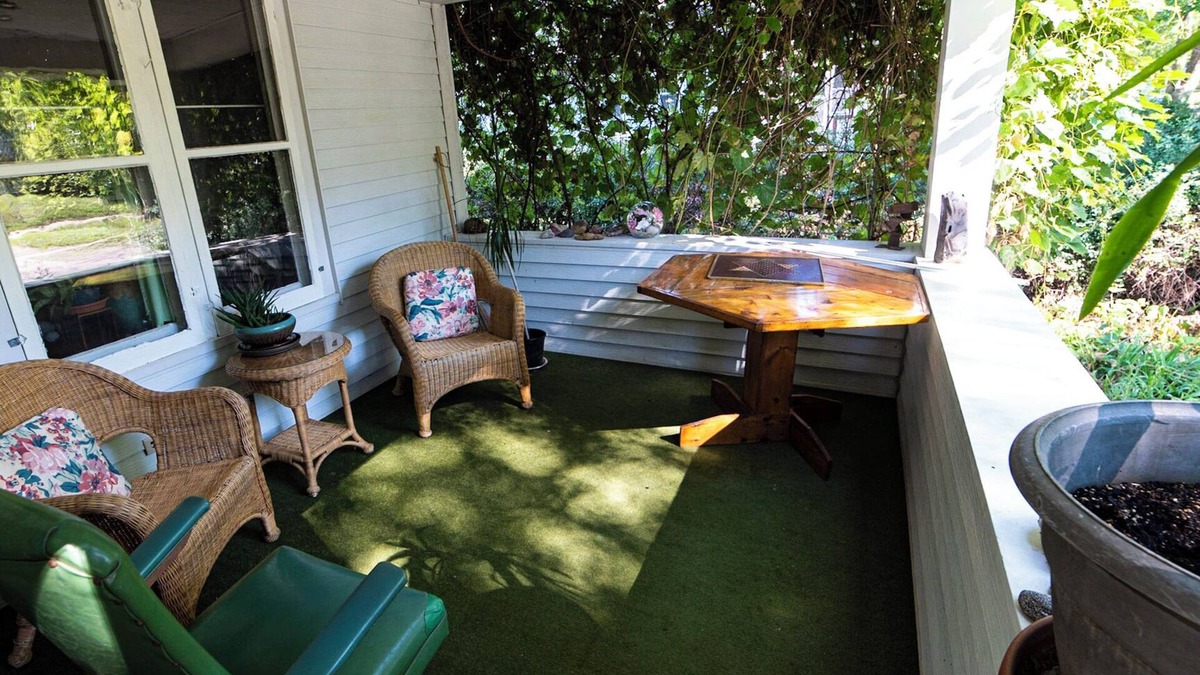 Vermillion House | Bohemian 3-bedroom house with private yard in charming neighborhood