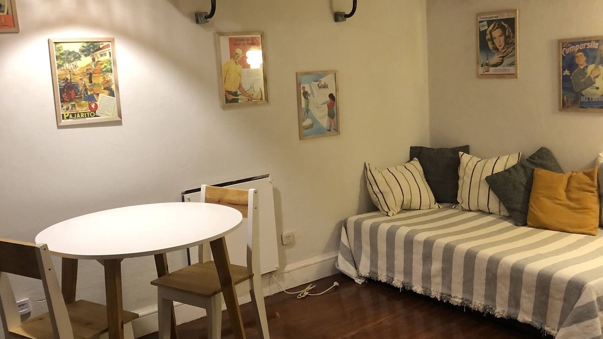 Constitucion Bed & Breakfast | Bohemian & Cozy apartment super close to tourist area!