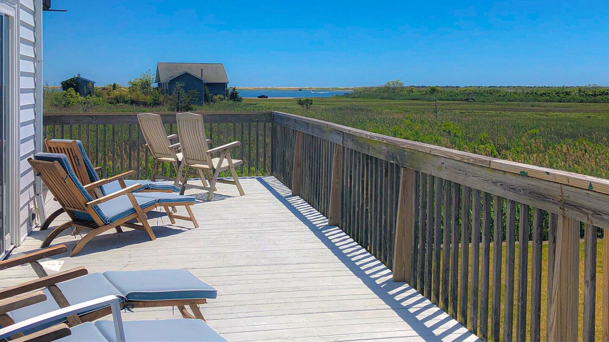 Mastic Beach House | Bohemian escape Amazing views of the bay!