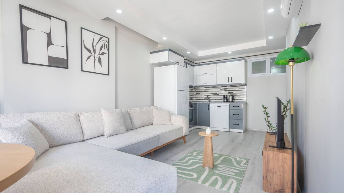 Kaleici Apartment | Bohemian Vibes & Spacious Comfort, Just Minutes from the Heart of the City!