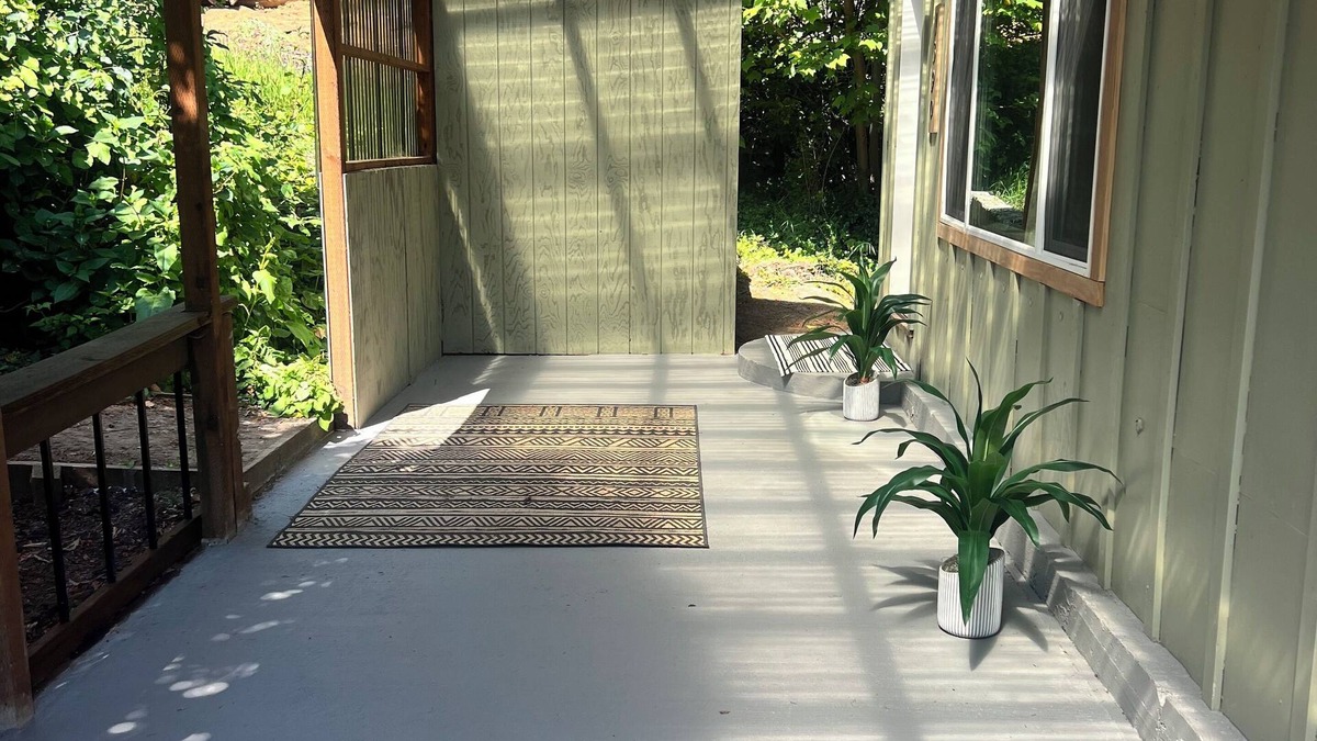 Coos Bay House | Boho Bungalow Near Amenities