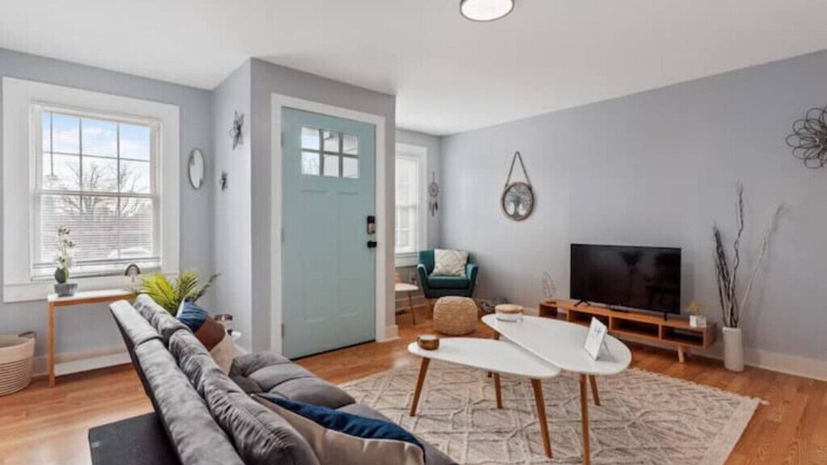 Apex House | BOHO BUNGALOW - STEPS FROM HISTORIC DOWNTOWN APEX