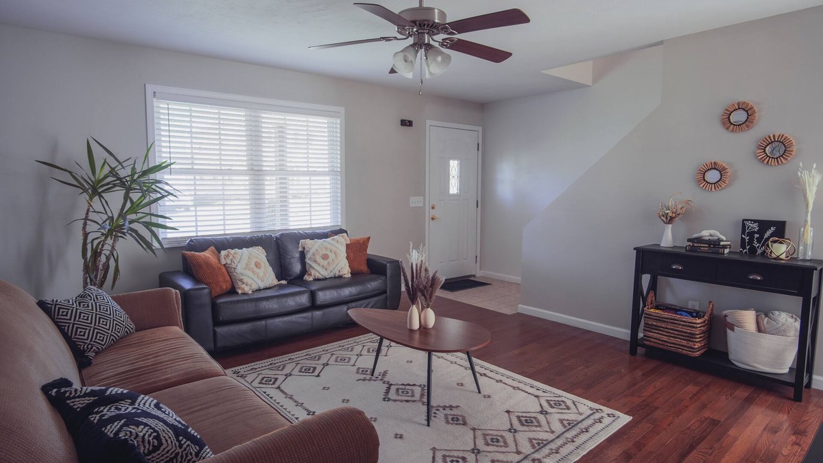 Erie House | Boho Chic Home- 3BR, spacious, center of Erie!