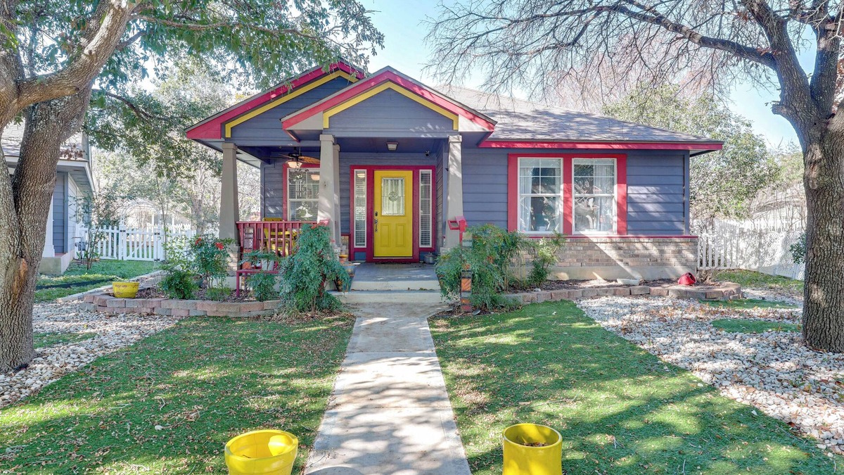 Kyle House | Boho-Chic Retreat w/Yard, 22 Mi to Dtwn Austin!