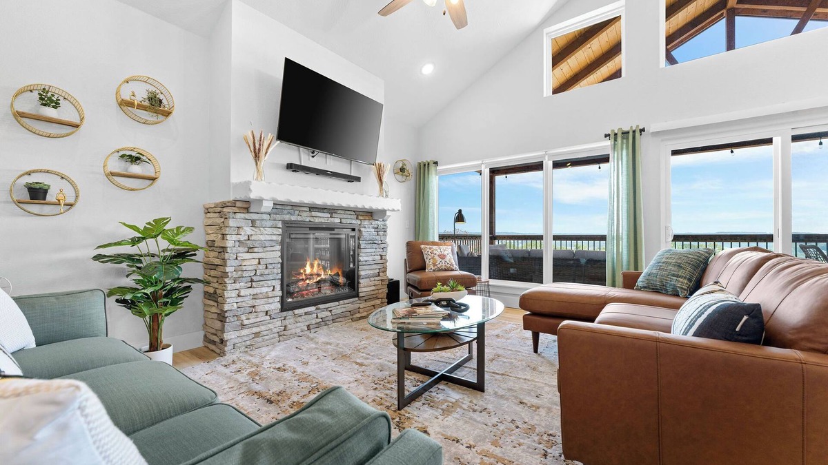 Kimberling City Cabin | Boho Lakeview Lodge Lazy River/Indoor pool/Game room/Silver Dollar City