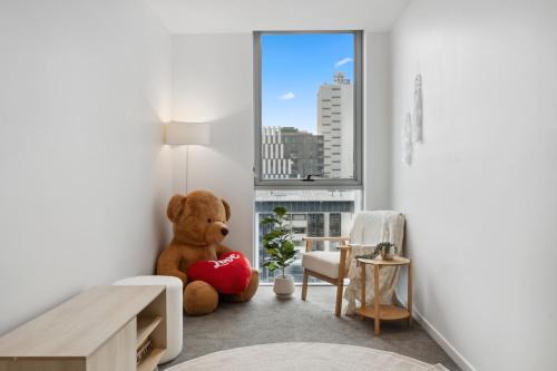 Kangaroo Point Apartment | Boho retreat near The Gabba with stunning views