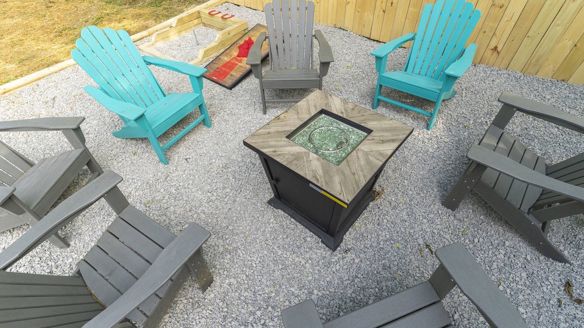 East Lake House | Boho West Villa New 3BR Hot Tub Fire Pit Games 10 Min to Downtown