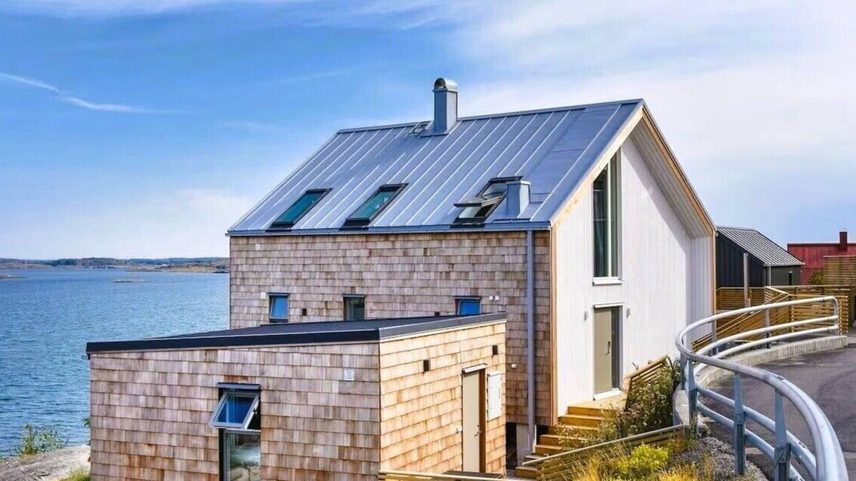 Karna House | Bohuslän Sea Lodge-Modern house for 6 by the sea with a boathouse in the marina