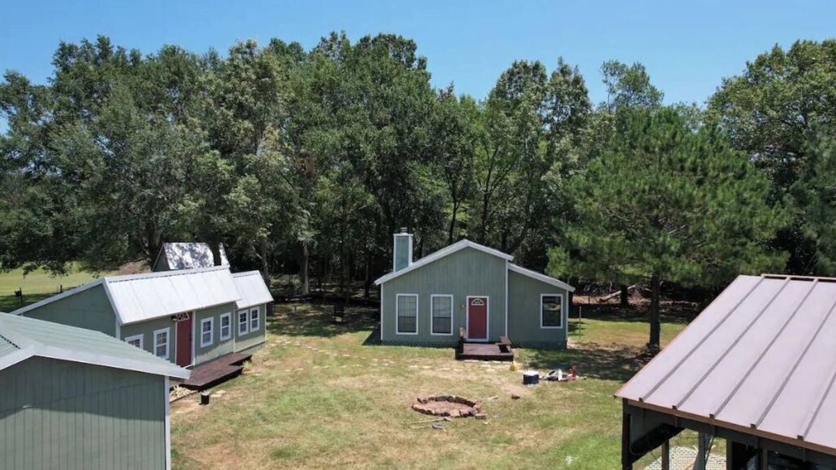 Telephone Cabin | Bois Darc Bungalows 4-Cabin supporting 15 guest