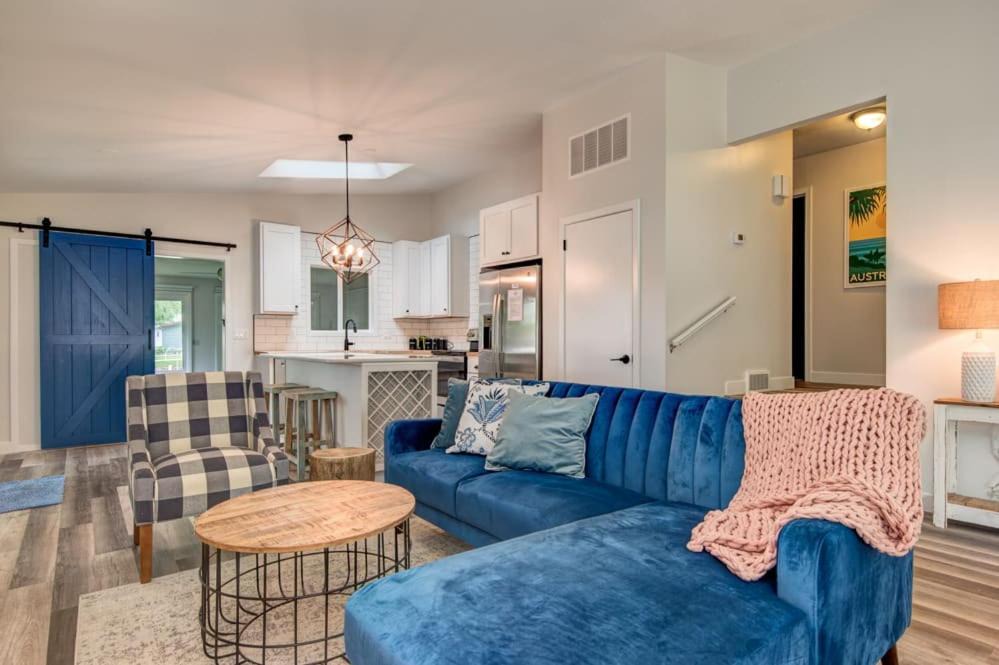 Wahpeton House | Boji Waterfront Retreat - Millers Bay Canals