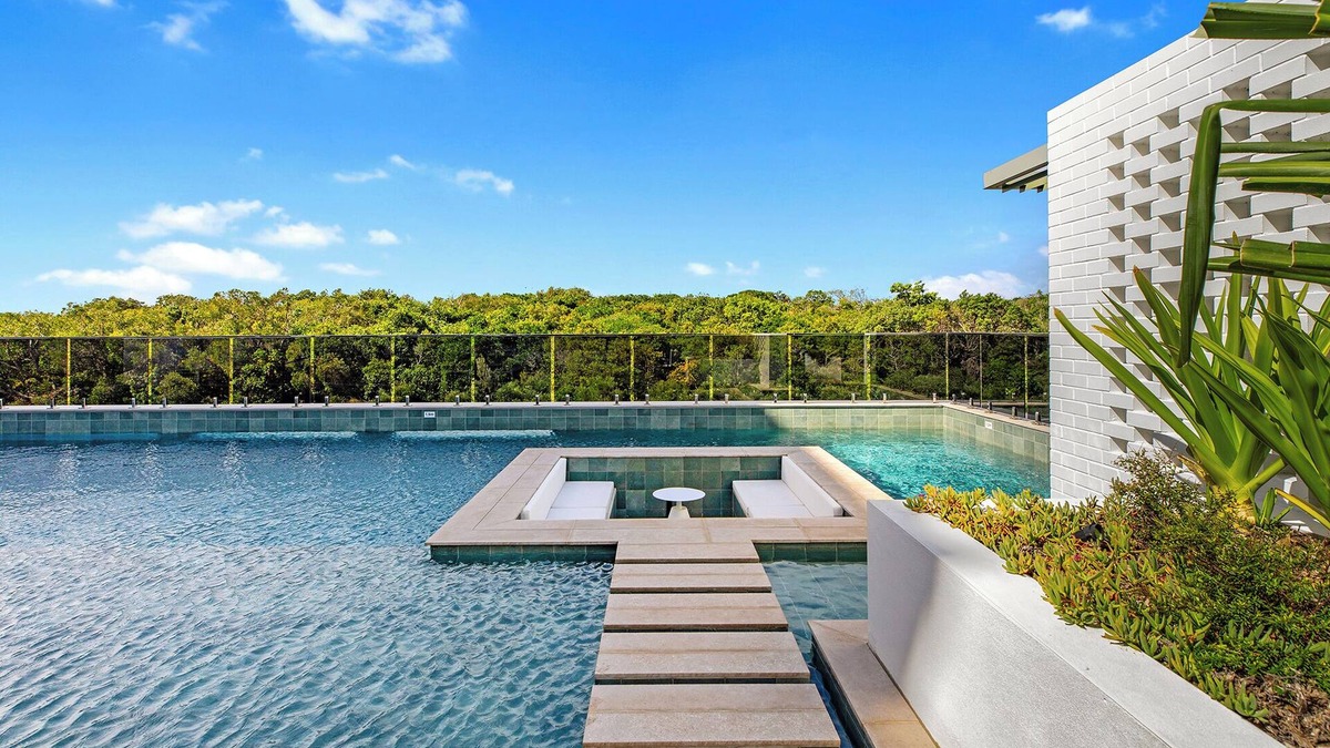 Birtinya Apartment | Bokarina Beach 3 Bedroom Luxury Apartment