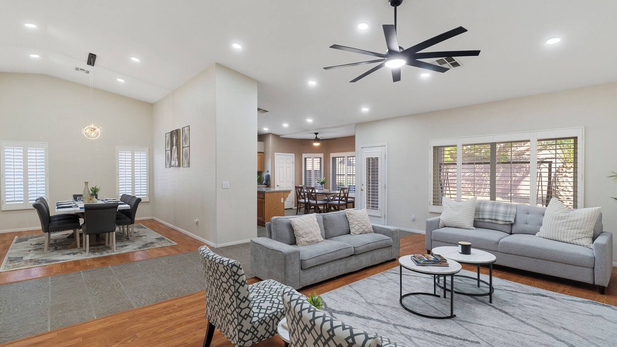 McCullough Hills House | Bold Blue Retreat 3Bd 3Bath Henderson with WiFi, AC