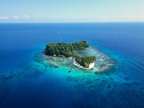 Batudaka Island Resort | Bolilanga Island Resort - Togean Island