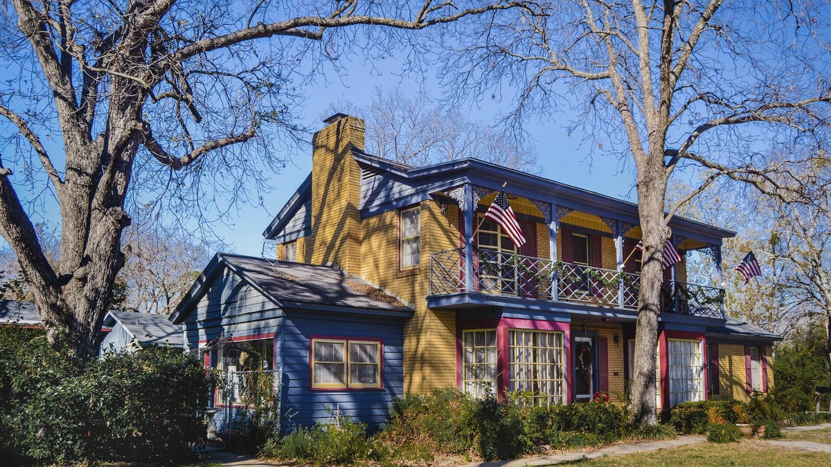 Denton House | BolivarPlace whole upstairs 2 br/1 bath Within walking distance to Downtown/TWU