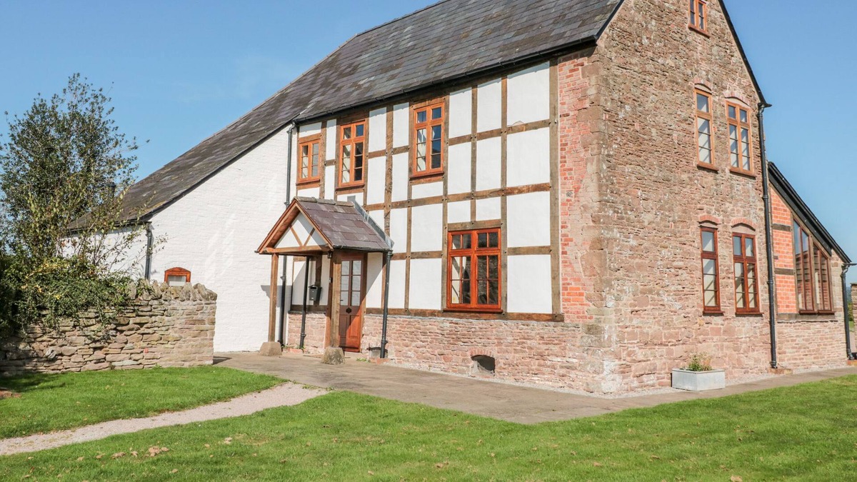 Bolstone Cottage | BOLSTONE COURT, family friendly, with open fire in Bolstone