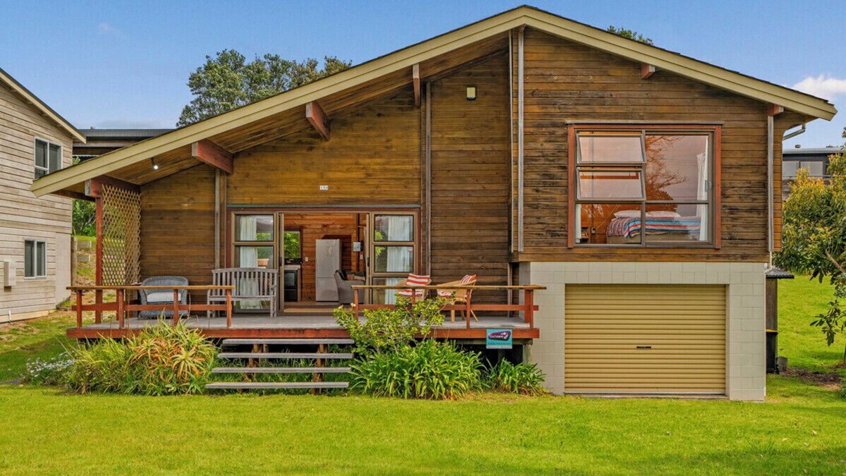 Whangapoua Cottage | Boltons Bach - Whangapoua Bach