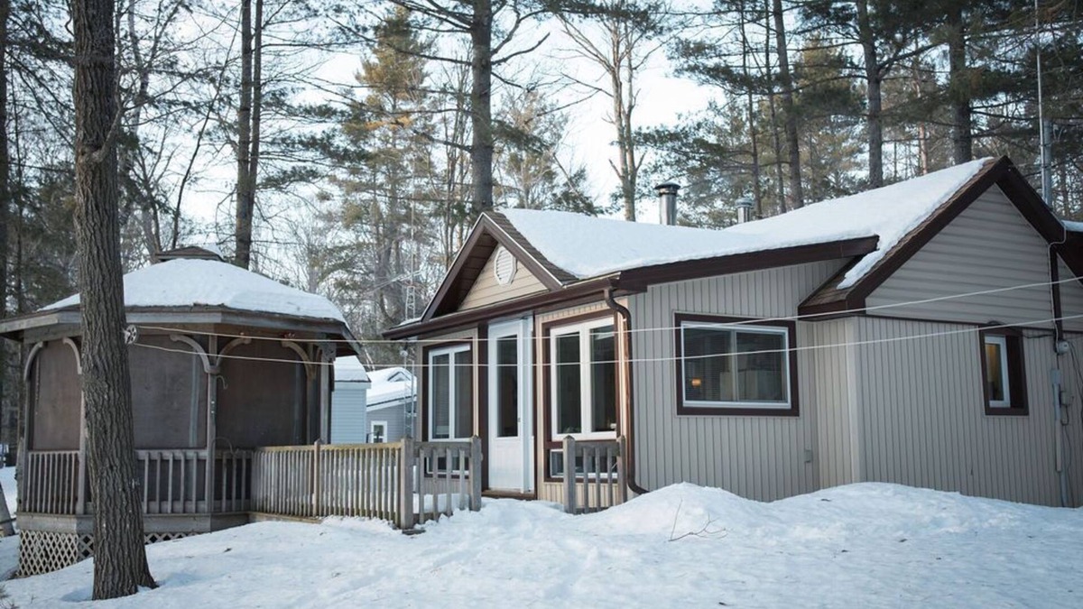 Cloyne Cottage | Bon Echo Area Cottage