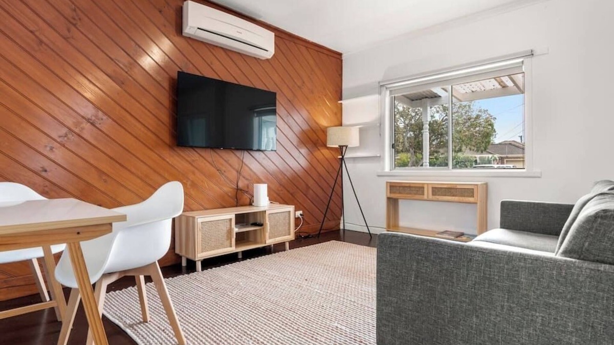 Bonbeach House | Bonbeach Beauty: Relaxation Haven in Bonbeach!
