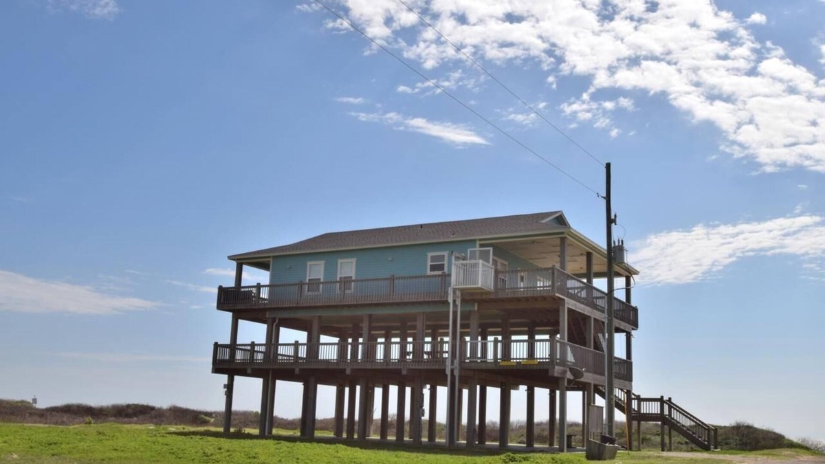 Gilchrist House | Bonita Vista: 3 BR, 2 BA House in Gilchrist, Sleeps 13