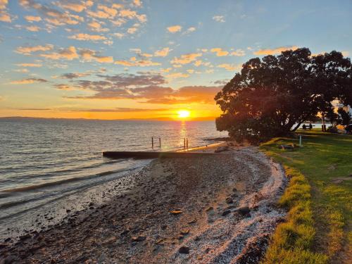 Thames Apartment | Bonnie Doon on the Thames coast