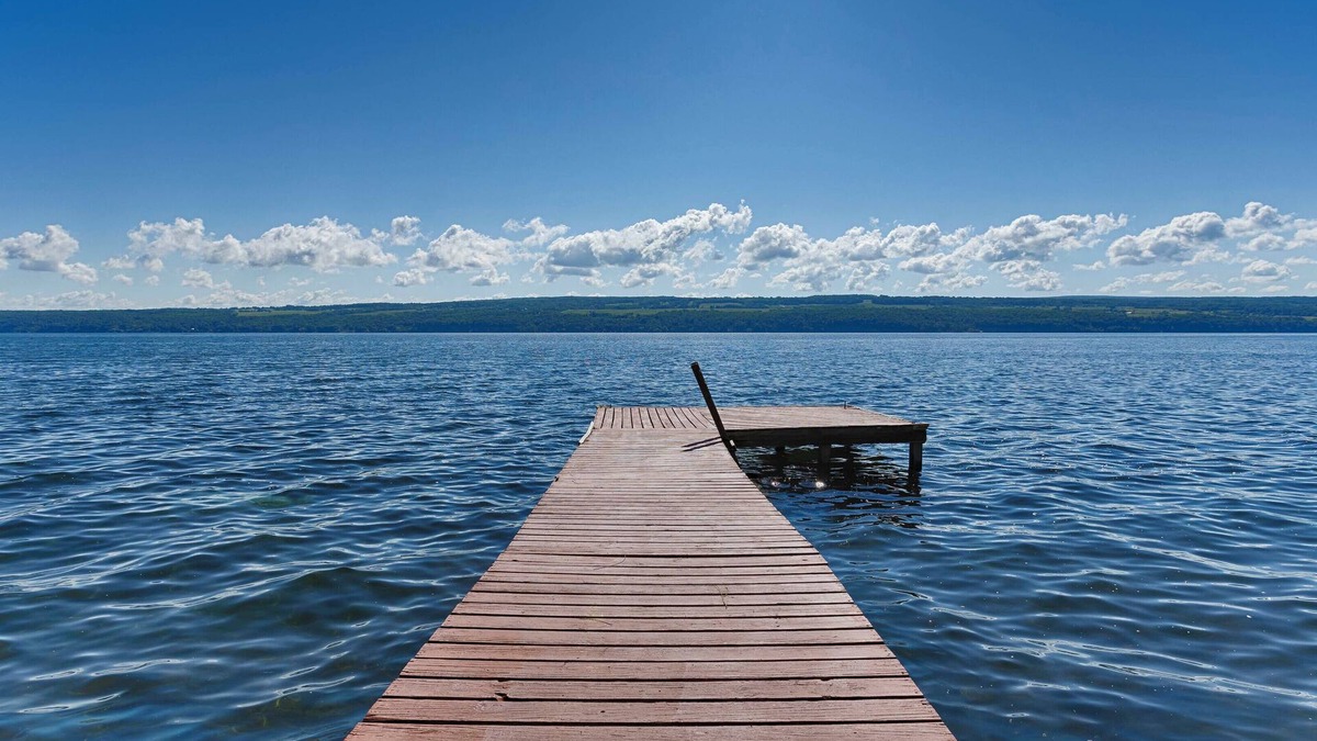 Valois House | Bonskeid House: Relaxing Seneca Lake Getaway!