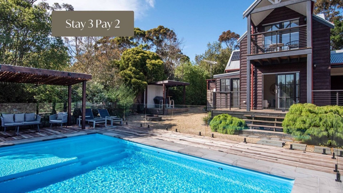 Somers House | Bonview Beach Boy with pool on the park