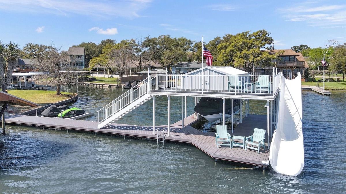 Granite Shoals House | Book 3 get 1 night FREE SlideAway Cove: Waterfront Retreat w/Slide!