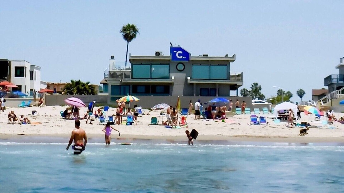 Pierpont Bay House | BOOK 3 NIGHTS GET THE 4TH FOR FREE OCEANFRONT!