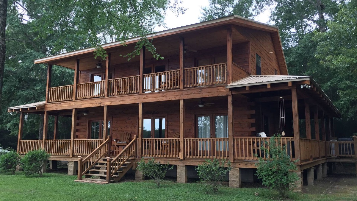 Panola Cabin | BOOK 4 ALABAMA FOOTBALL GAMES/AMAZING TWO STORY LOG CABIN/NEAR TOMBIGBEE RIVER