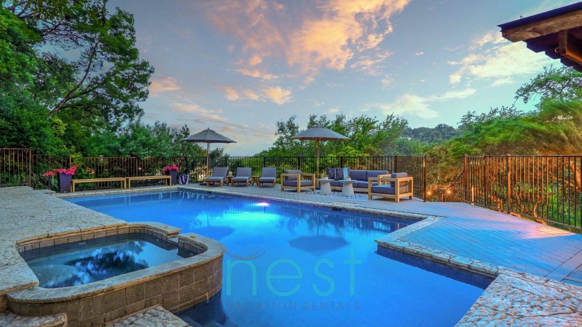 Westview On Lake Austin House | *Book 4, Get 3 Free – Stay 7 Nights, Pay for 4!*